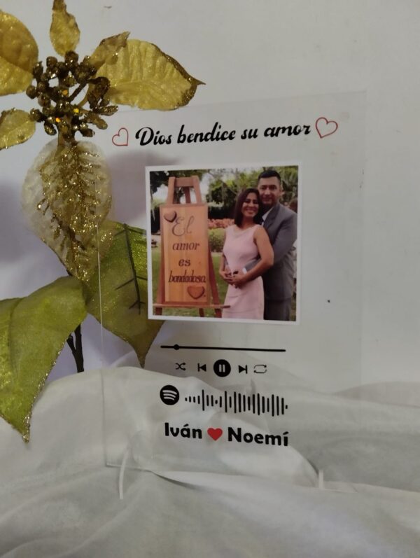 WhatsApp Image 2025-10-26 at 12.36.57 PM PLACAS ACRILICA CON LED PERSONALIZADAS